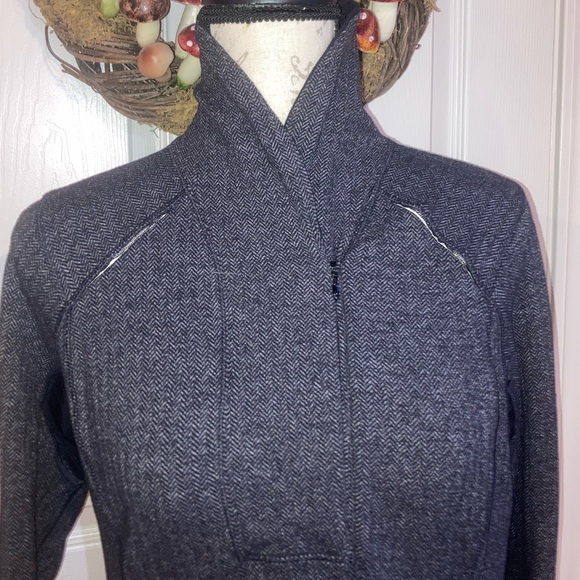 Lululemon Think Fast Pullover Longsleeve Grey Herringbone Athleticwear Top sz 10 - Picture 7 of 10